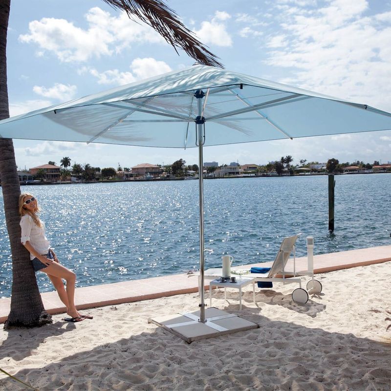 Supremo Patio Umbrella | Caravita