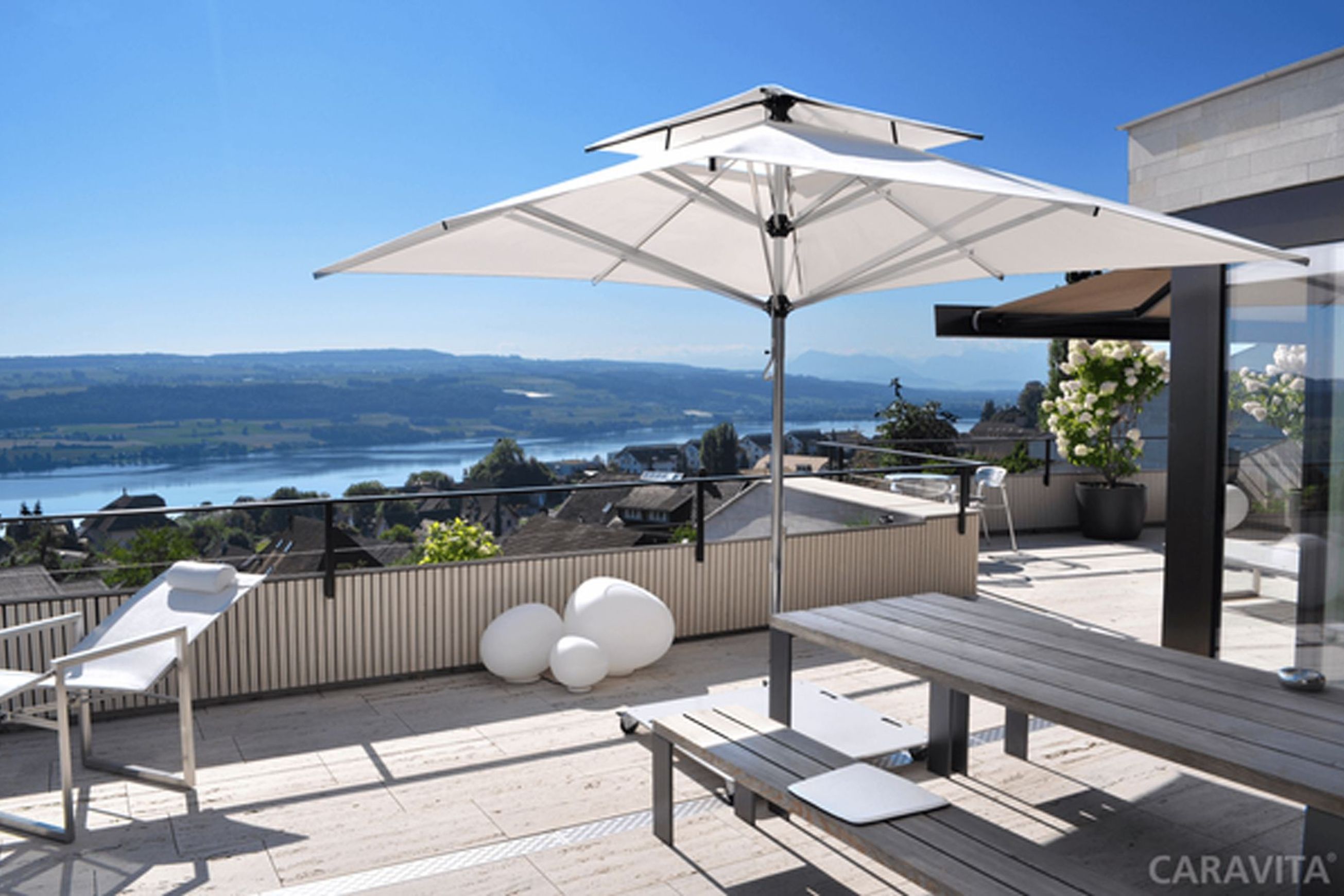 Supremo Patio Umbrella | Caravita
