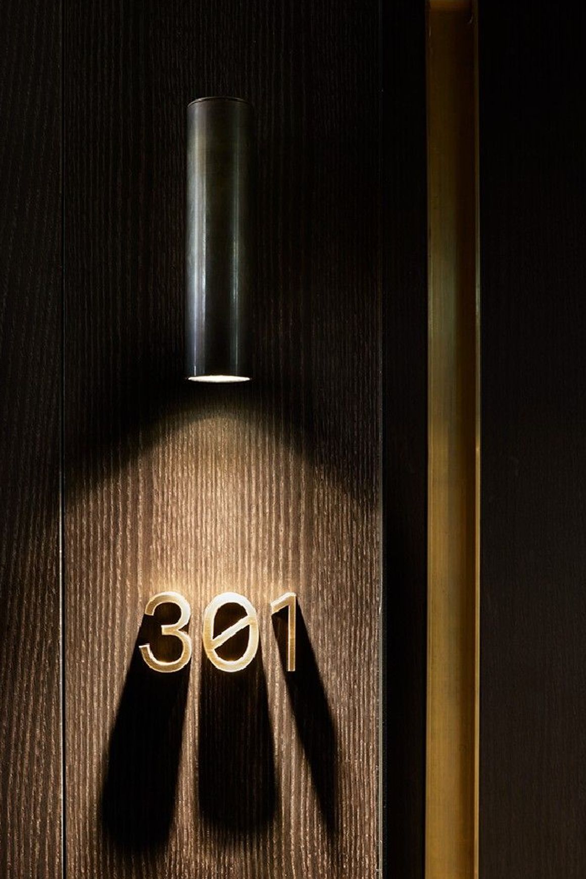 Firefly Pillar Wall Mounted Fitting
