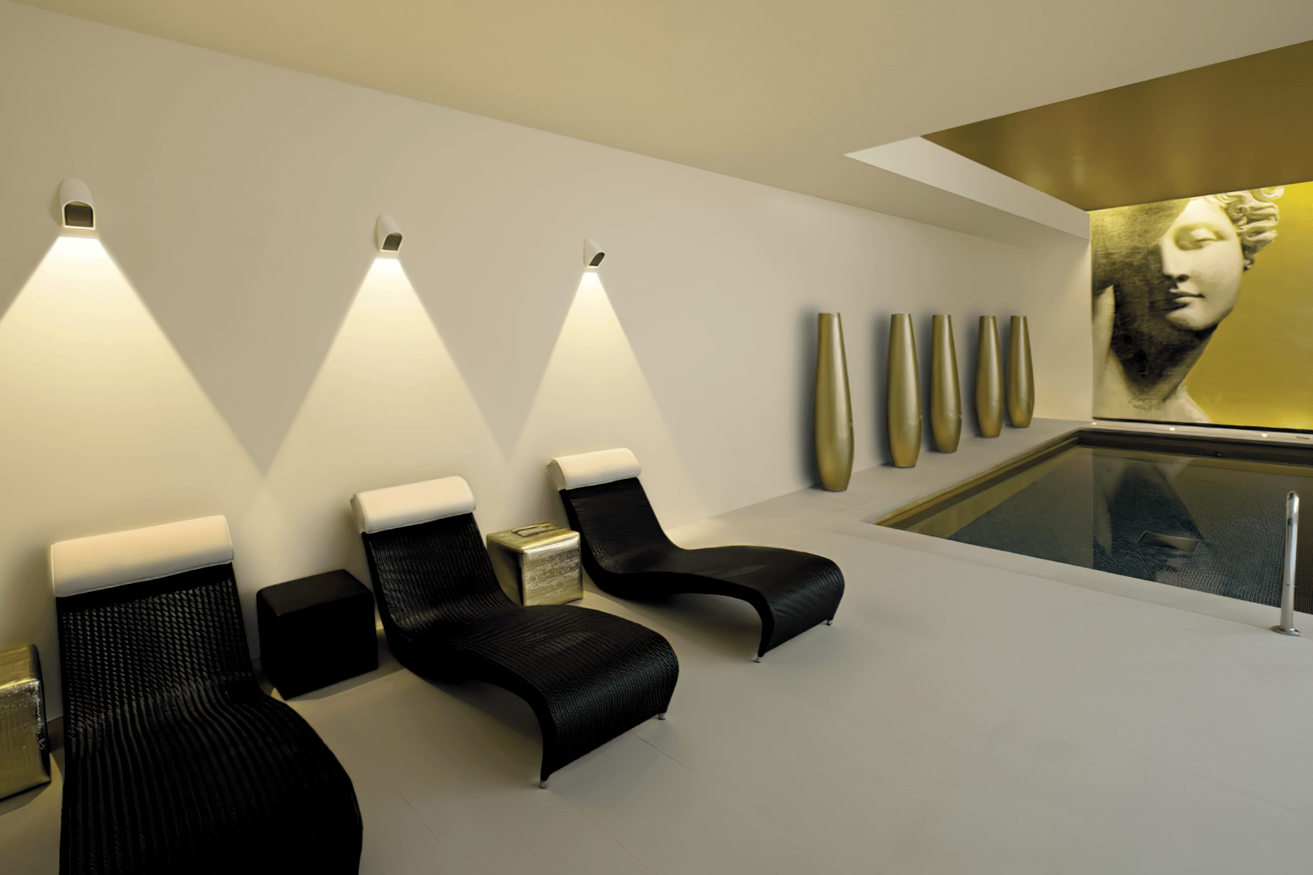 Petit Wall Applique