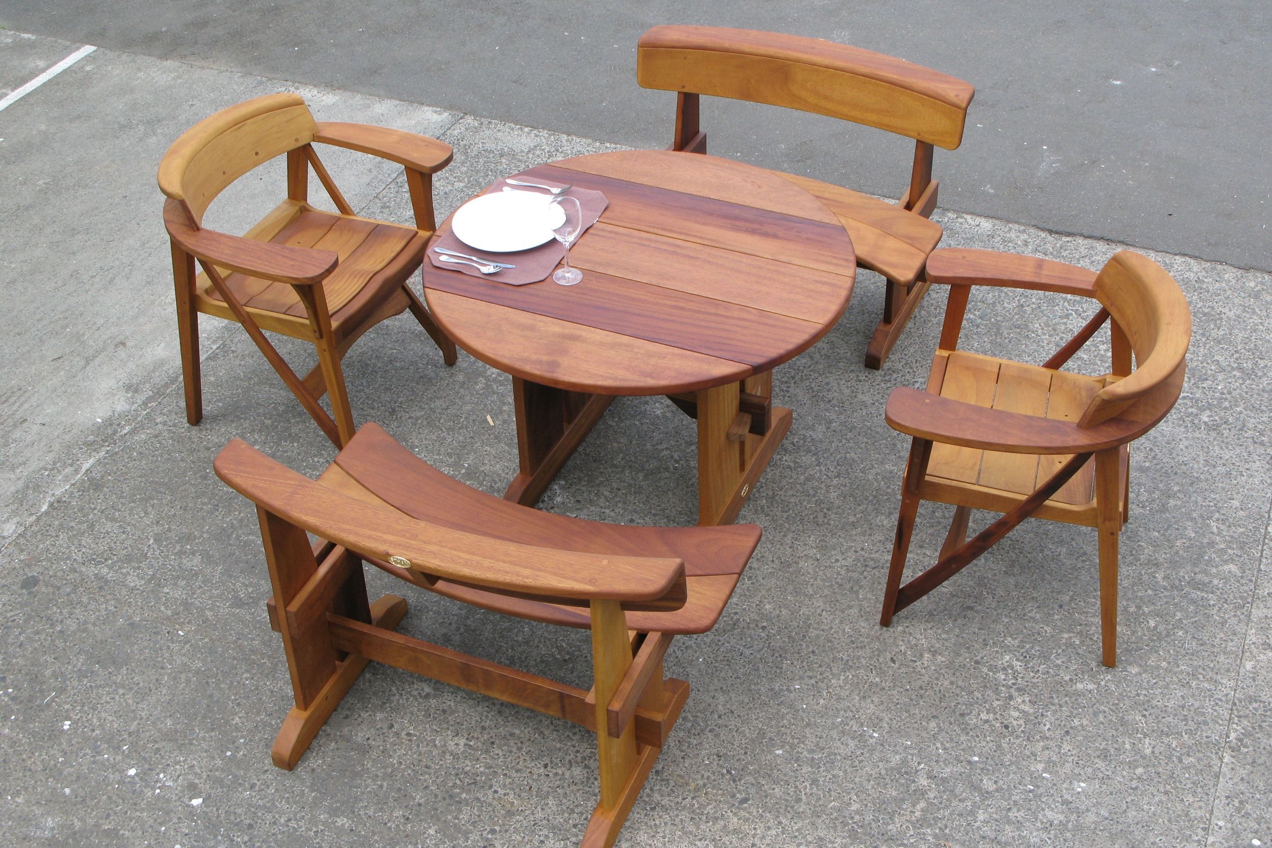 Round Table Suite 1300