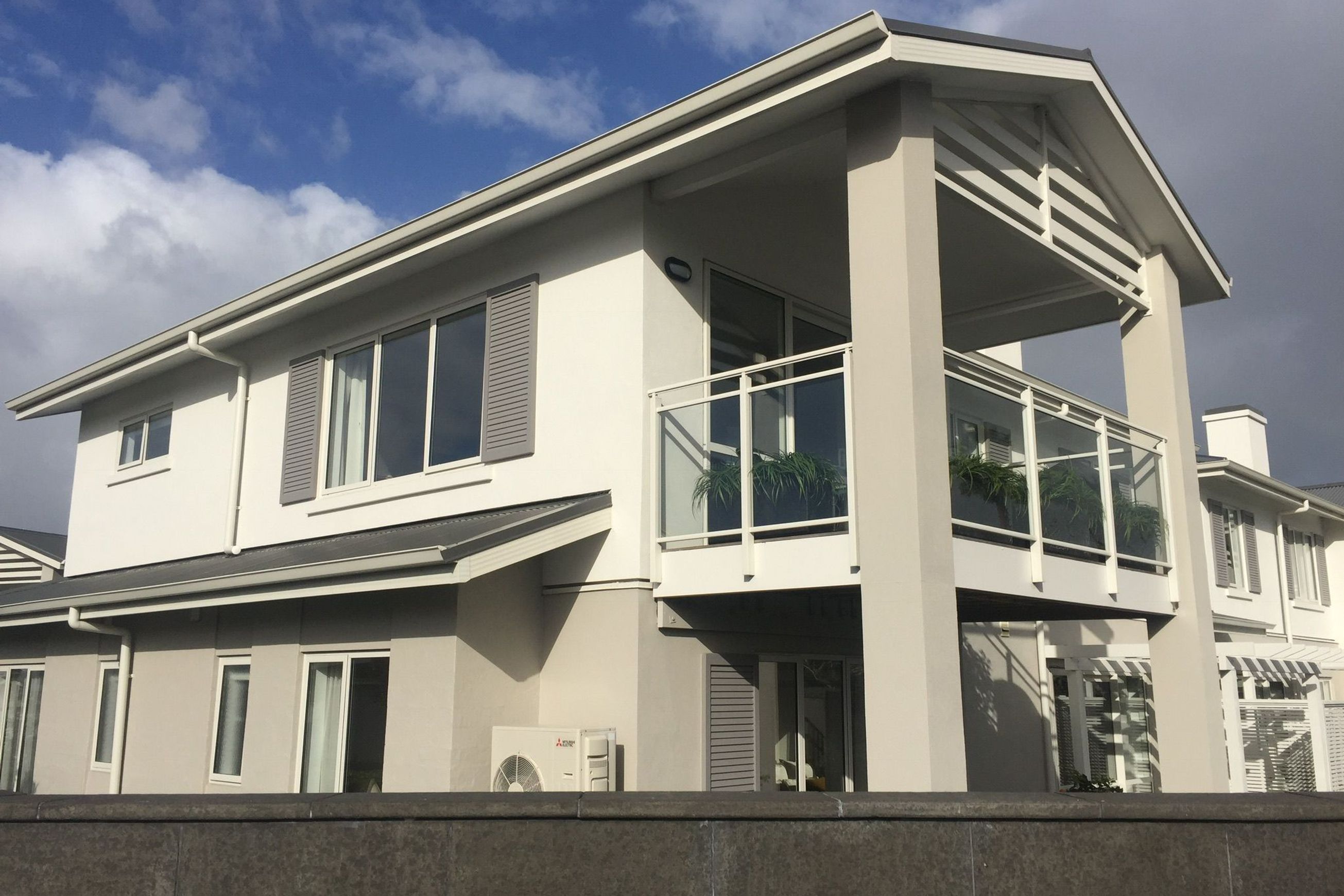 Louvrelite® Gable Sun Shade