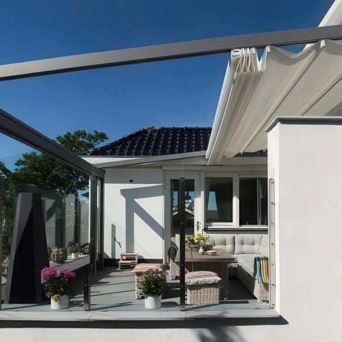 Leiner Sunrain L Retractable Roof Pergola