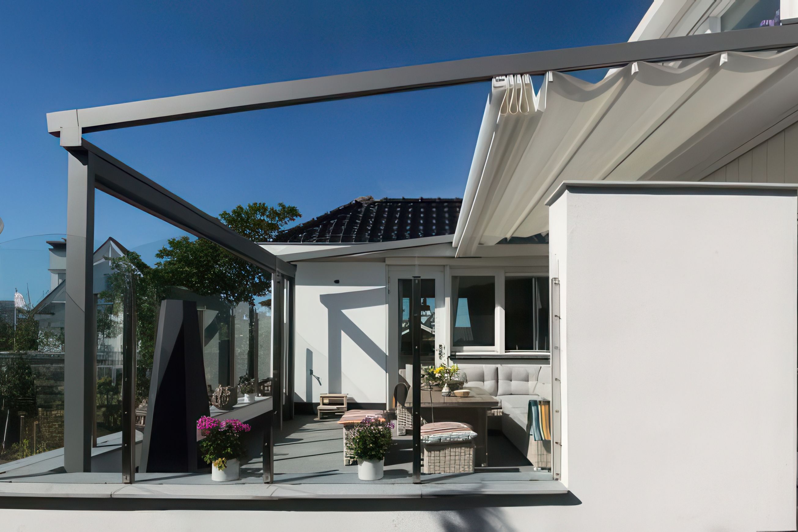 Leiner Sunrain L Retractable Roof Pergola