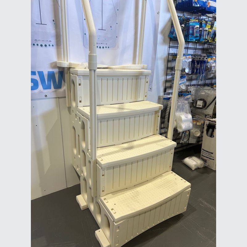 Pool Staircase Entry