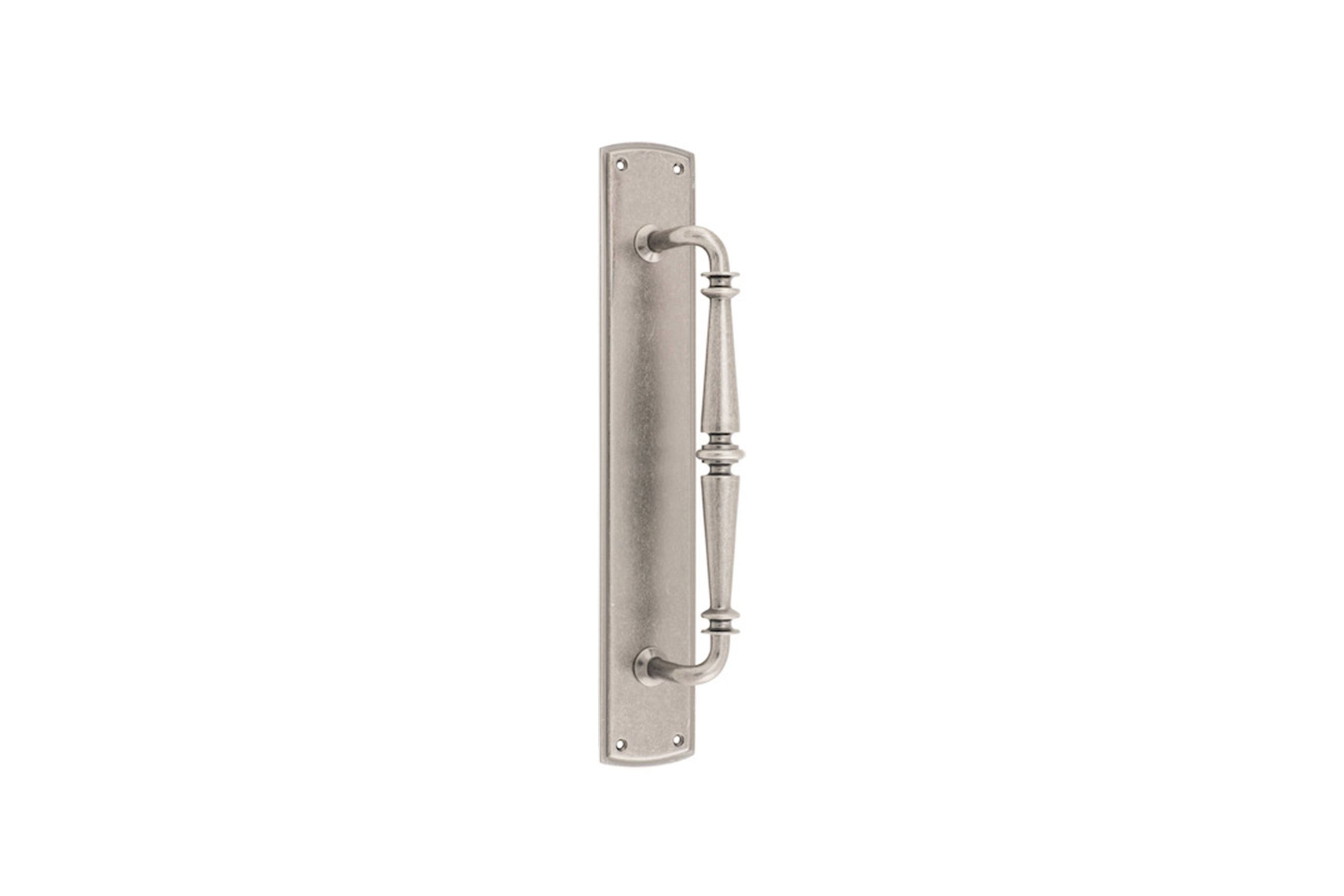 Sarlat Pull Handle on Backplate