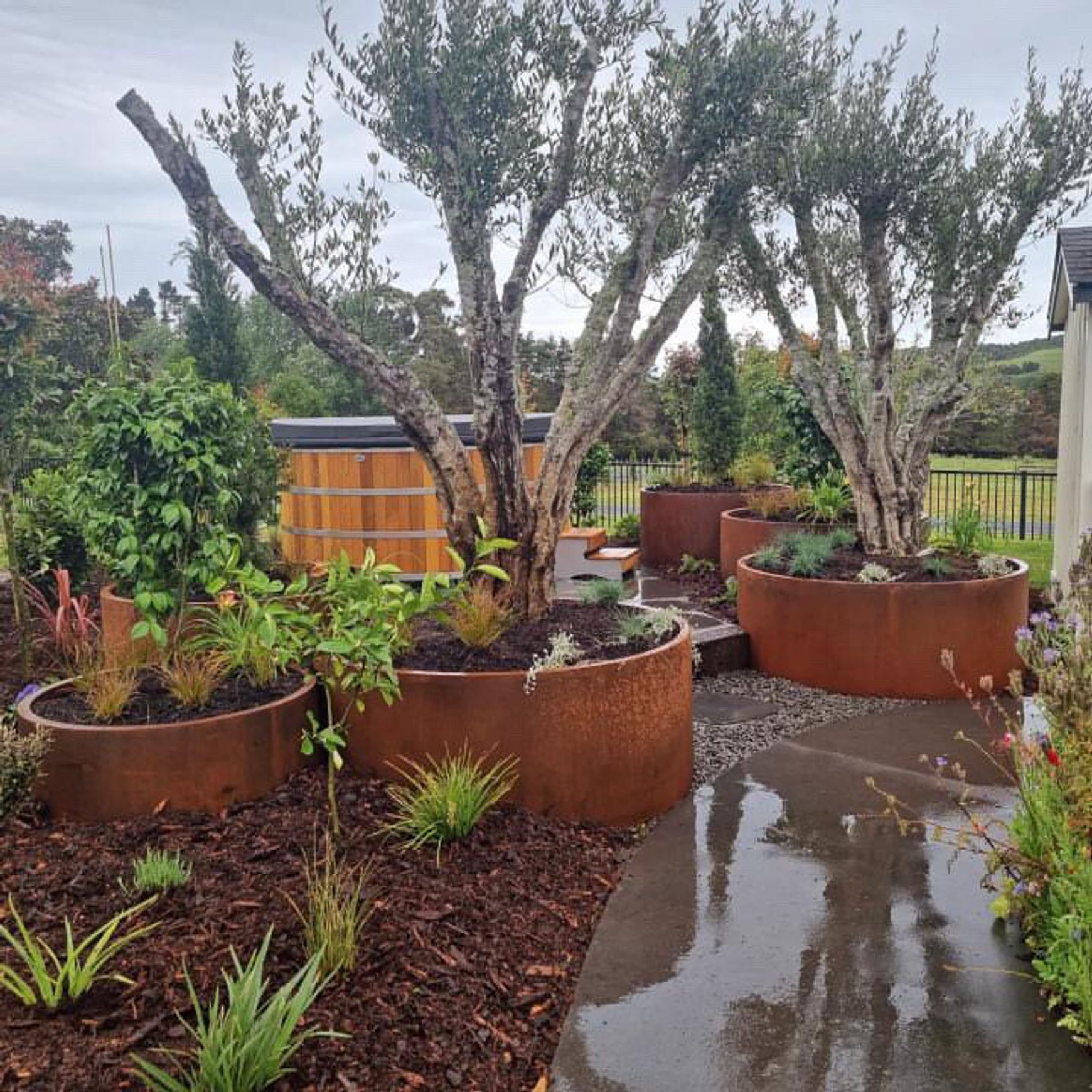 Bottomless Cylinder Planter