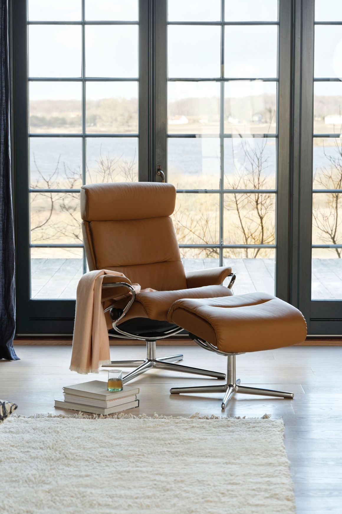 Stressless® Tokyo with Adjustable Headrest