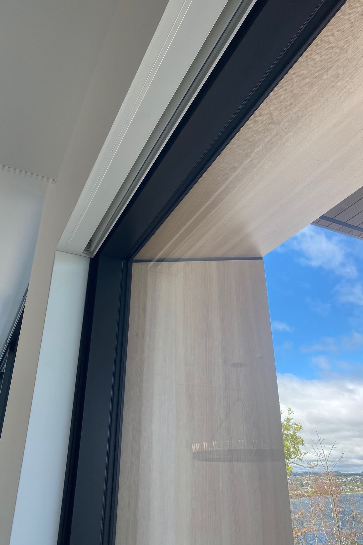 Vanda Recessed FlushBox