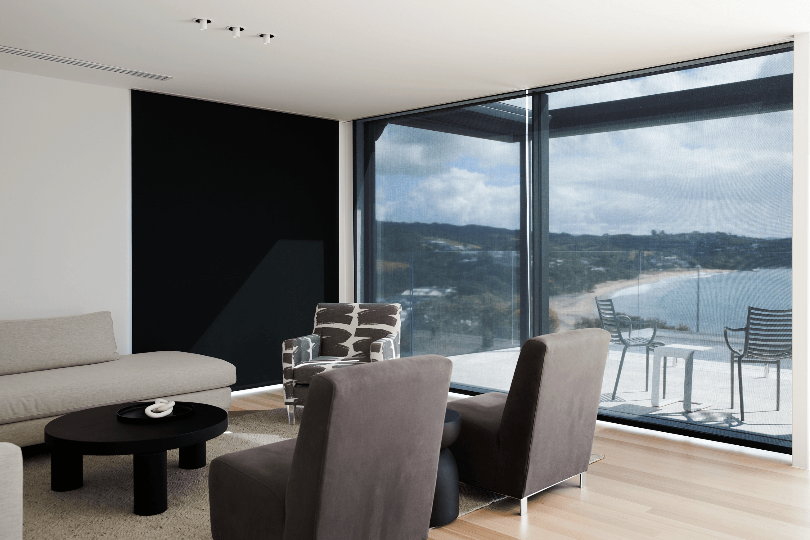 Vanda Recessed FlushBox