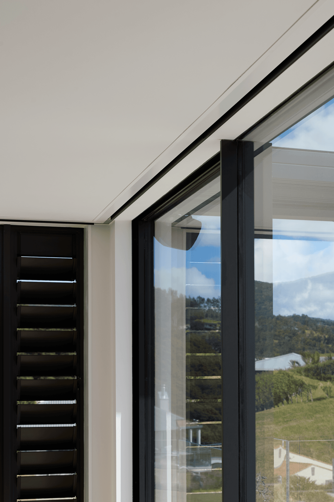 Vanda Recessed FlushBox