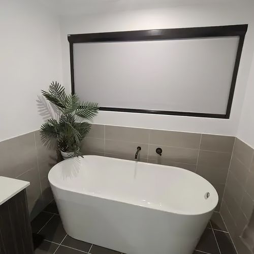 BlackOut Blind : Bathroom Window