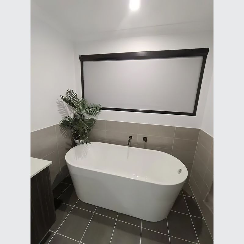 BlackOut Blind : Bathroom Window