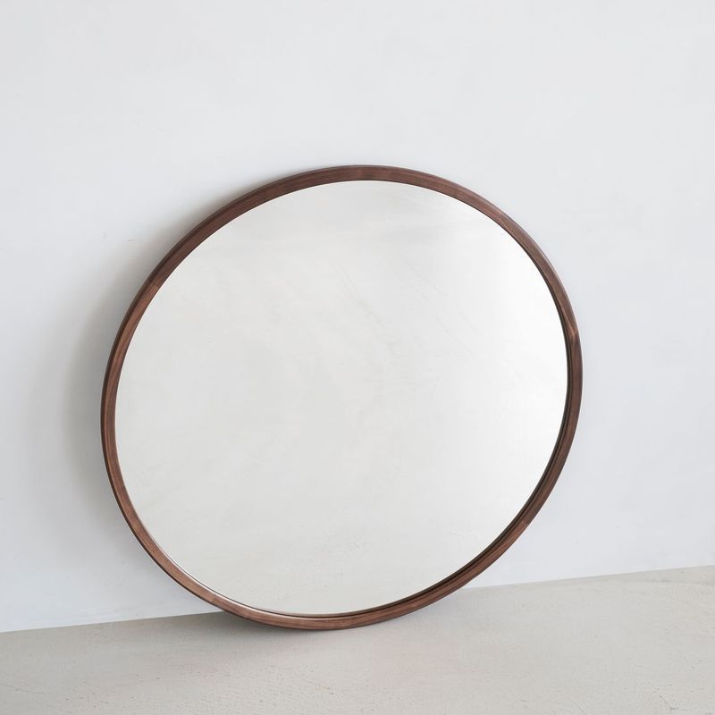 Silhouette Mirror Round by Fredericia