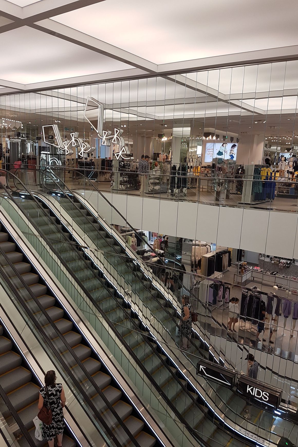 MirrorLign™ | Mirrored Glass Cladding