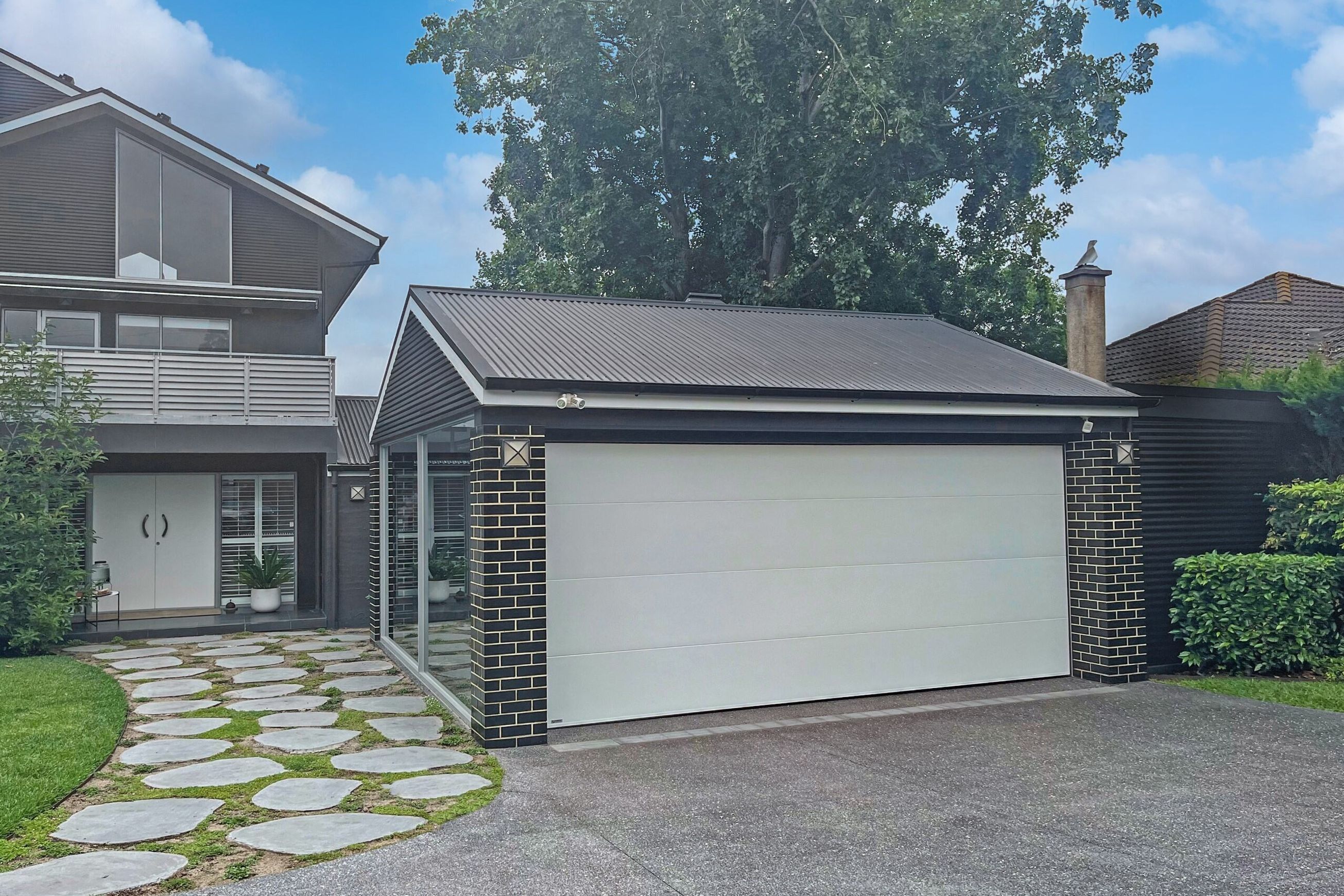 Danmar Doors | Speciality Garage Doors