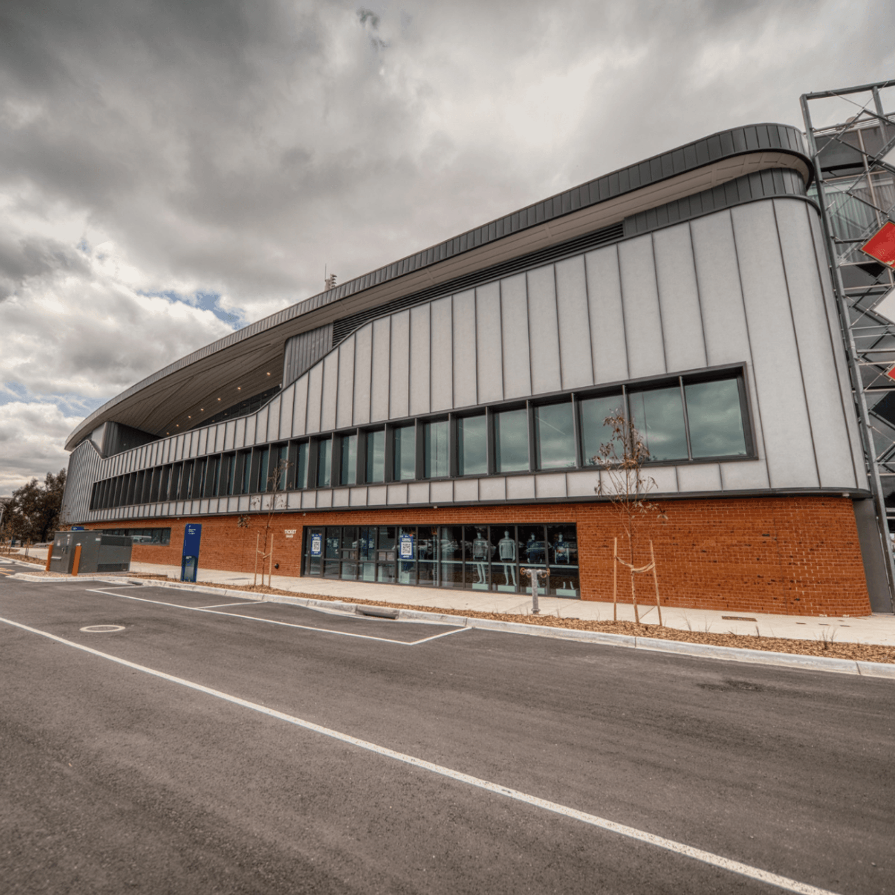 UniCote® LUX | Metal Stone