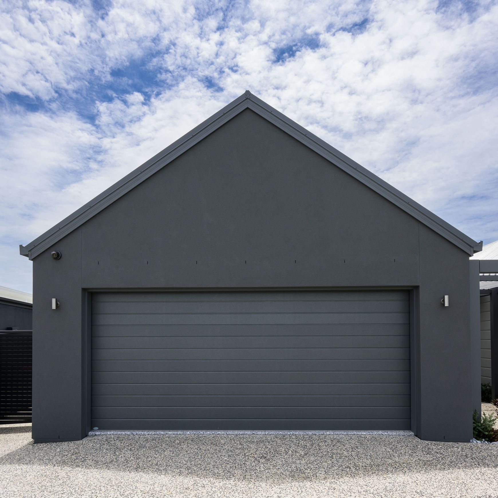 UniCote® LUX Garage Doors | Sectional Doors