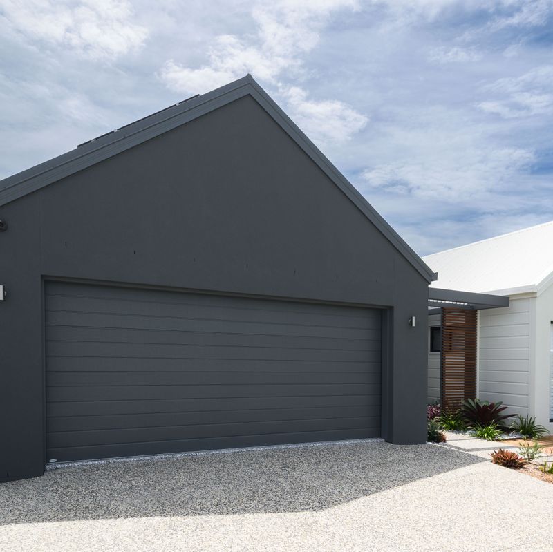 UniCote® LUX Garage Doors | Sectional Doors