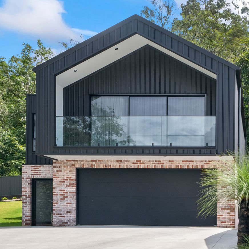Sectional Garage Doors | Platinum Series