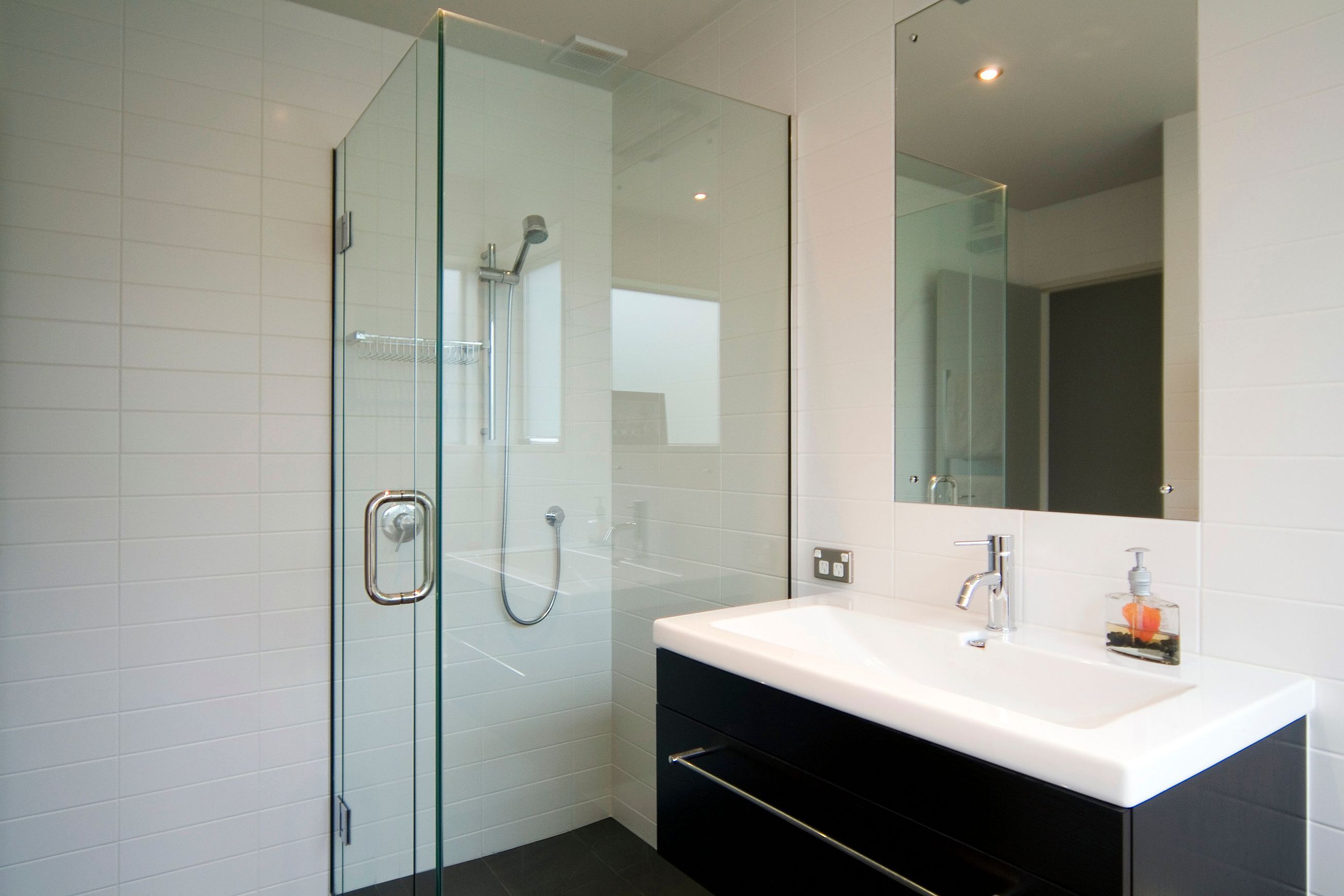 AquaPane | Glass Showers