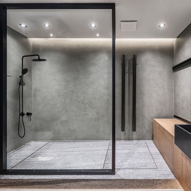 Glide RainBoost Twin Rail Shower