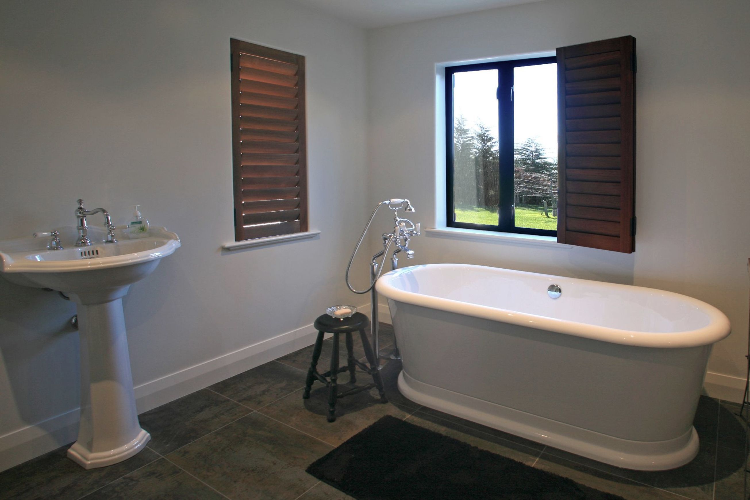 Shutters – Cedar 68/90mm Louvre