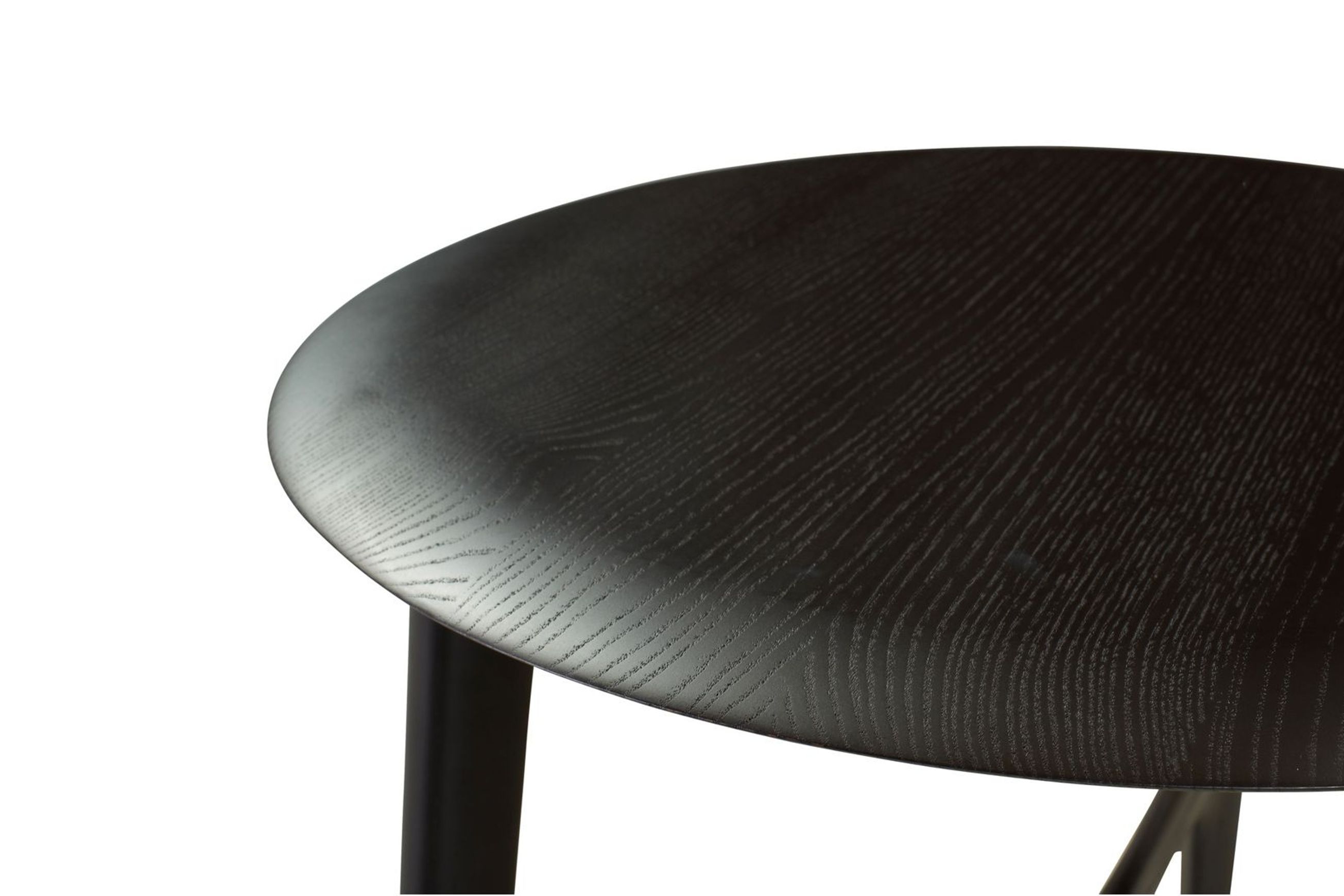Strophe Round Pedestal Table