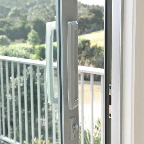 Aria D Pull with Pinnacle Sliding Door Lock