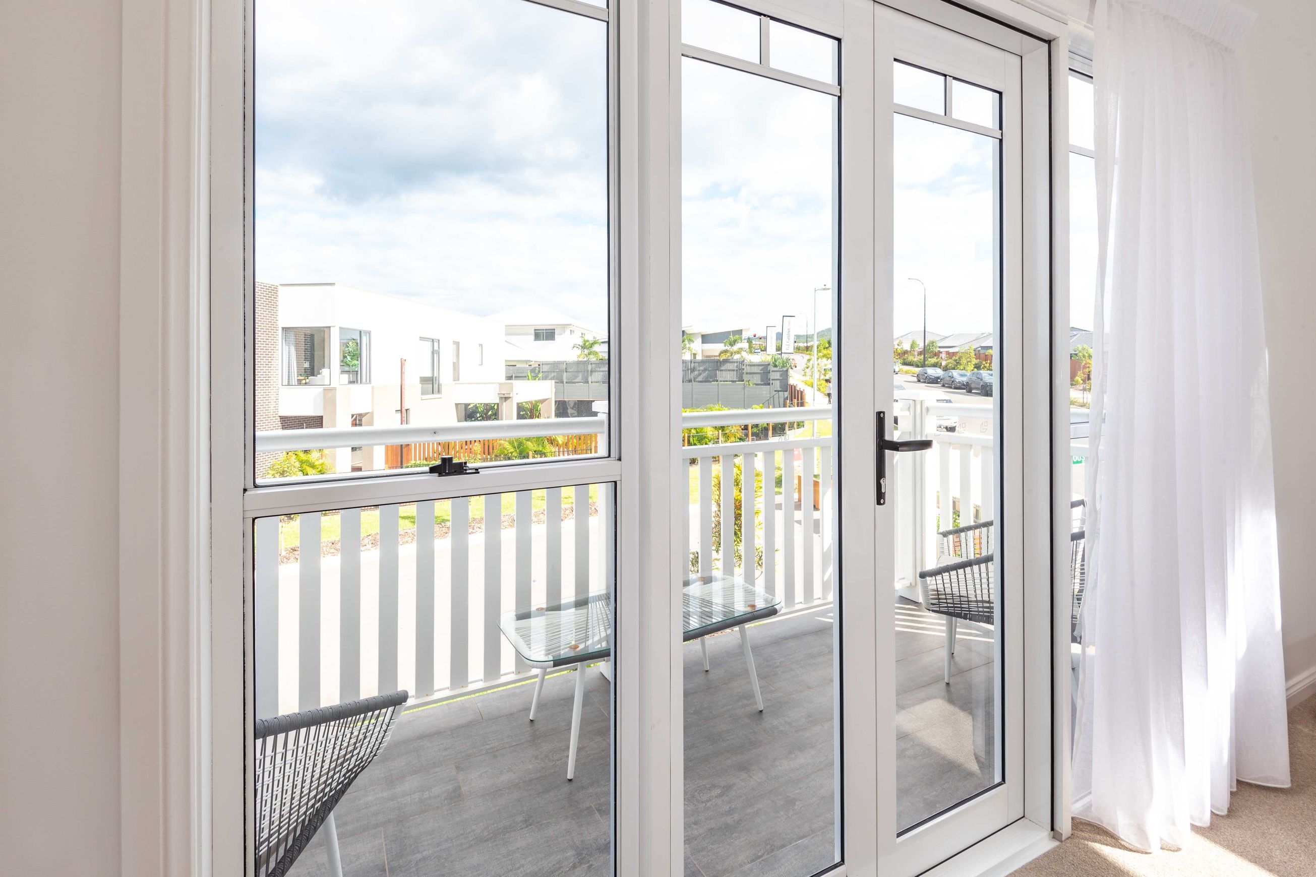 Vantage | Series 549 | Hinged Entry Door