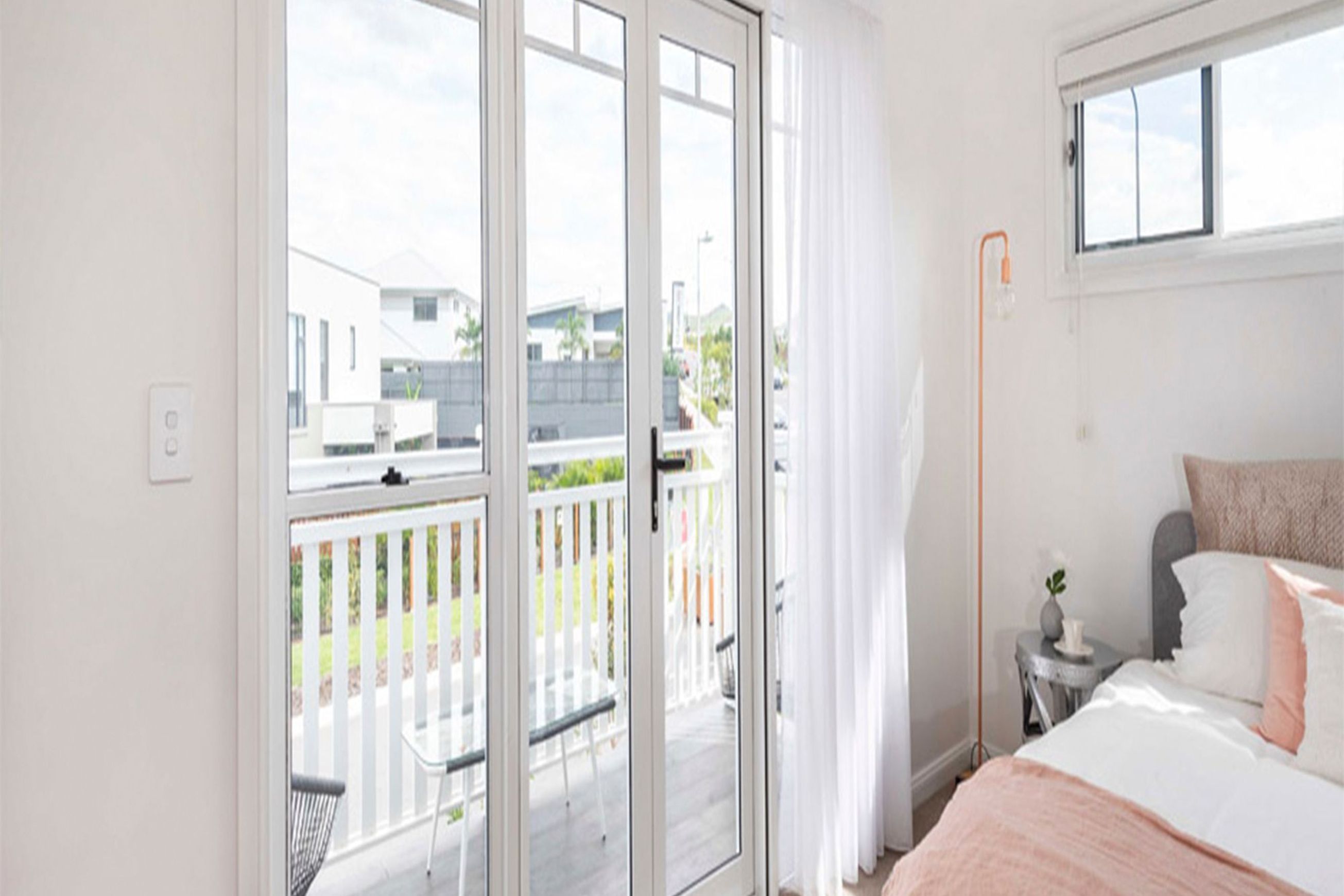 Vantage | Series 549 | Hinged Entry Door