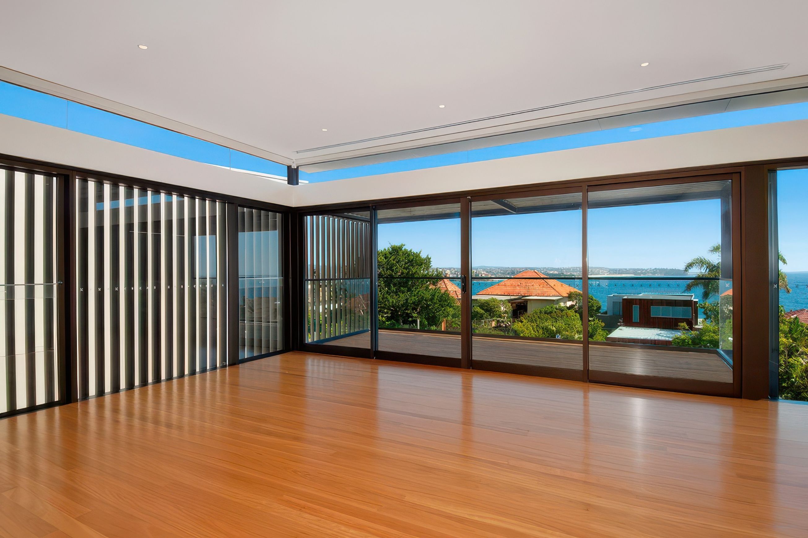 Elevate | Series 704 | Sliding Door