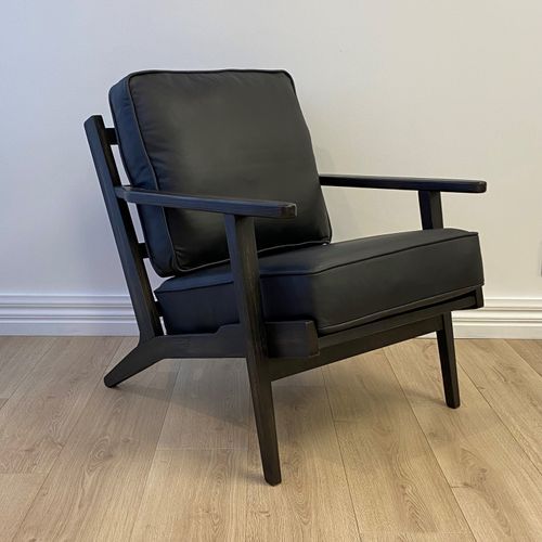 Lodge Armchair - Black Leather | Vintage Black Frame