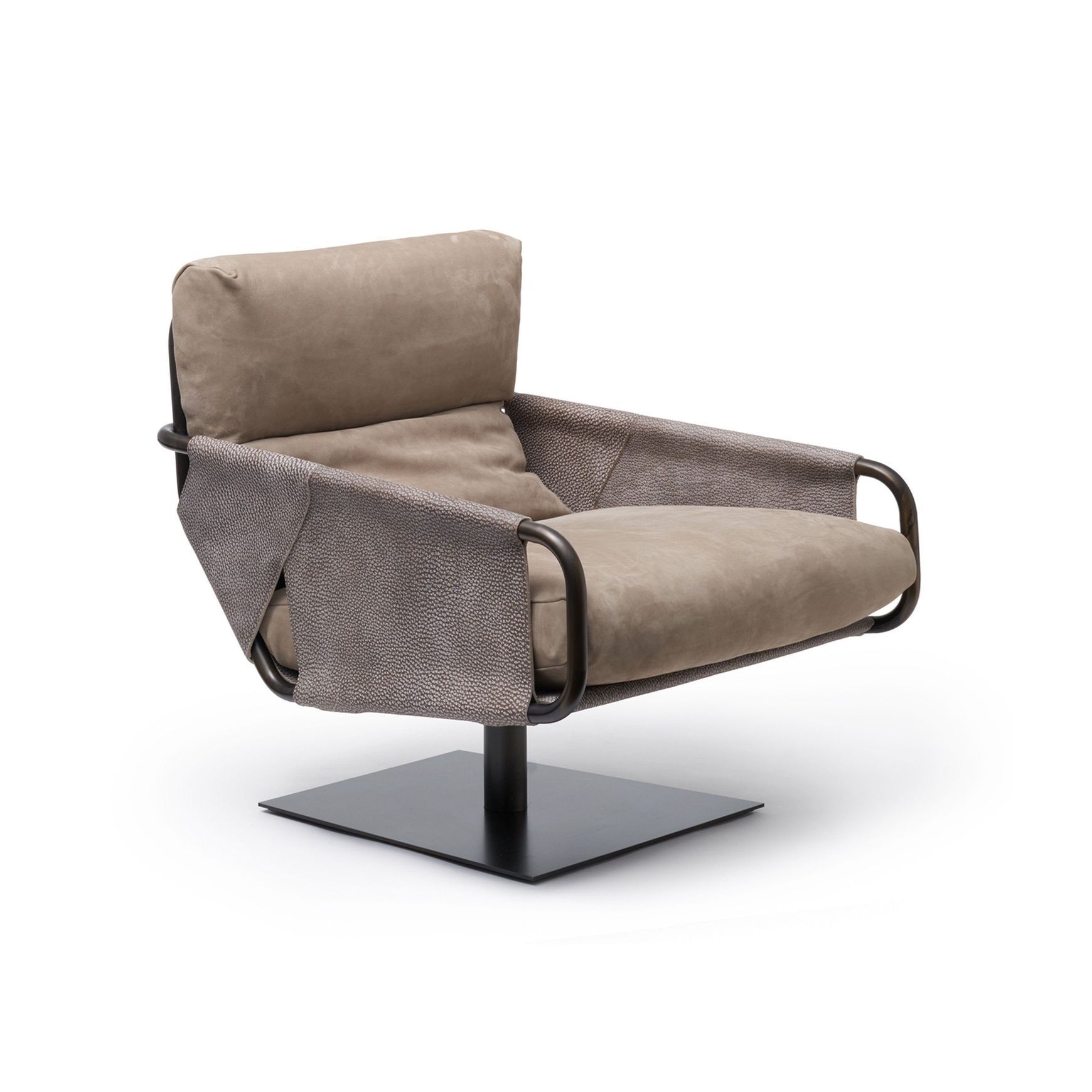 Voyage armchair