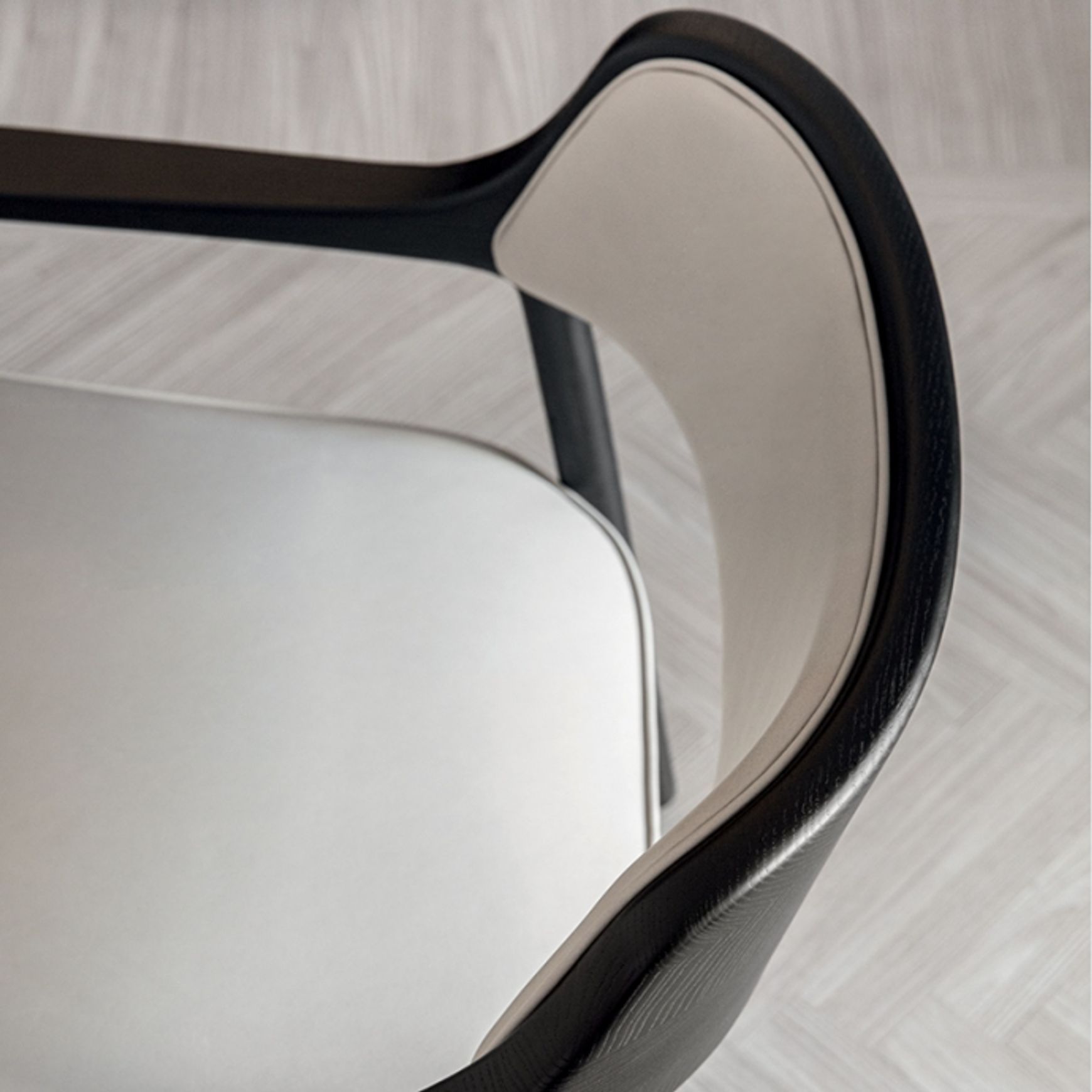 Walter Armchair by Molteni&C