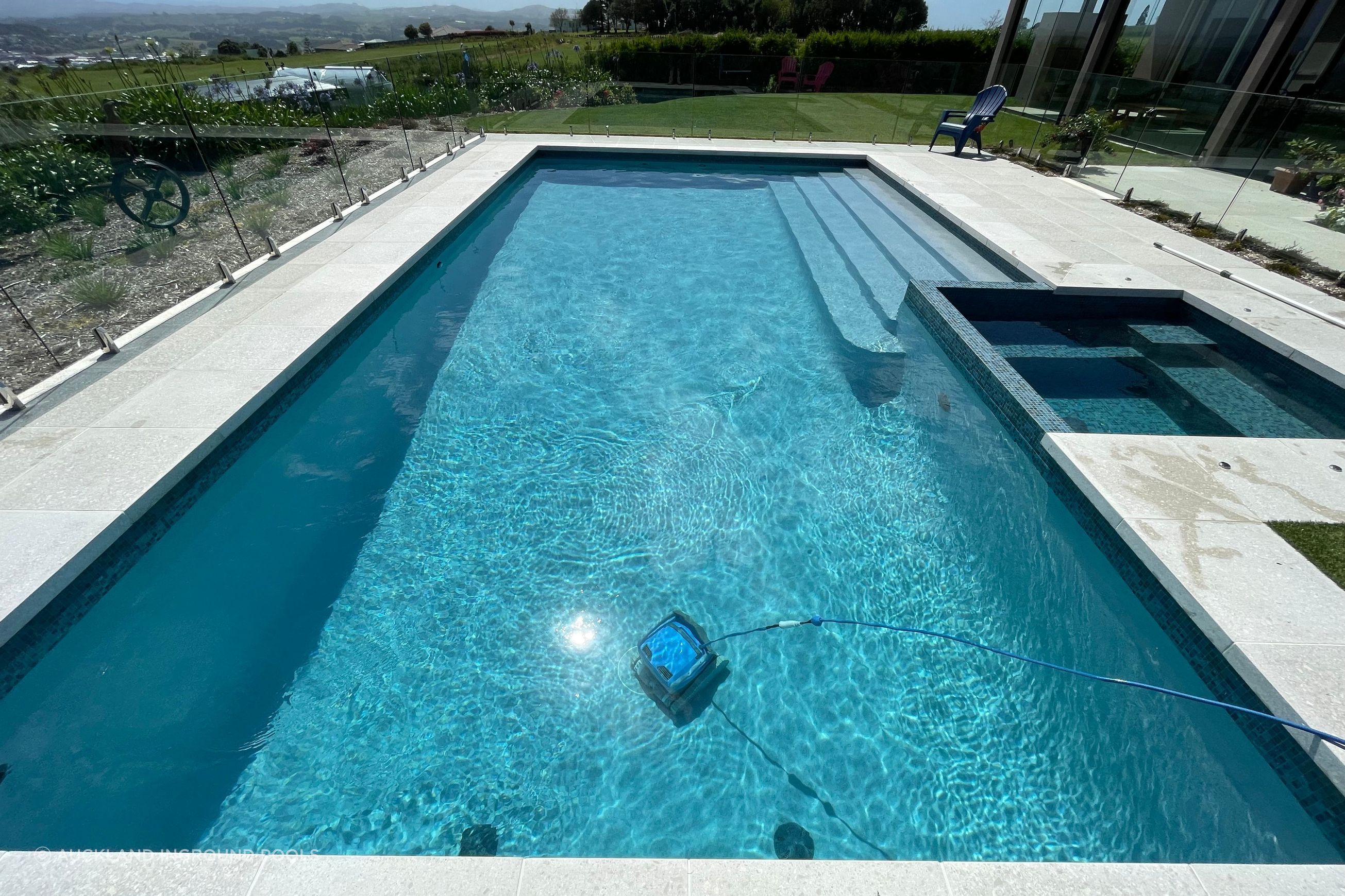 Custom Pool & Spa 