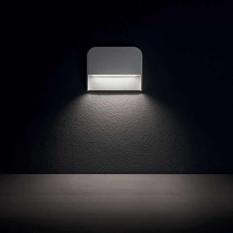 Lira 1.0 | Step Light