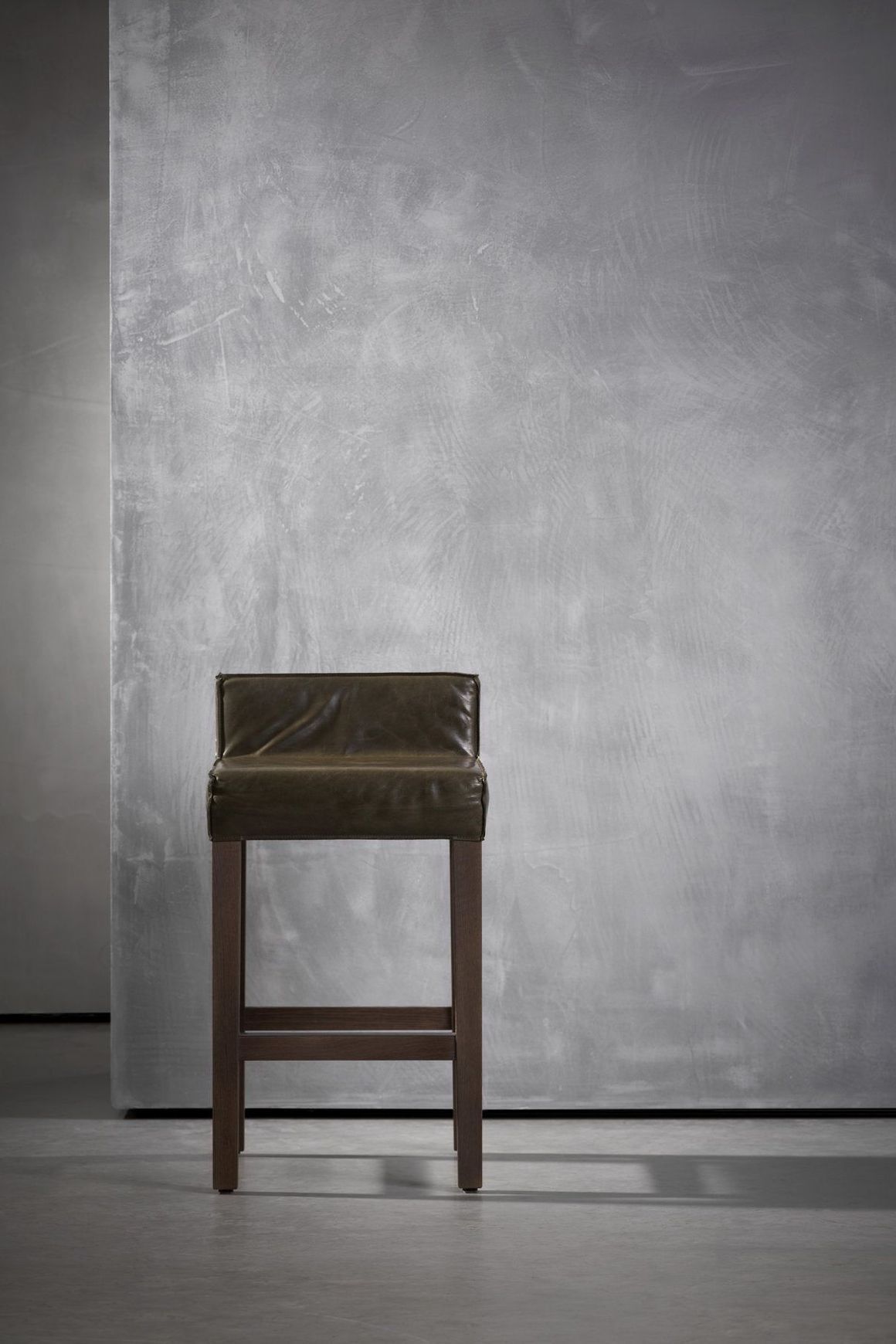 Saar Barstool