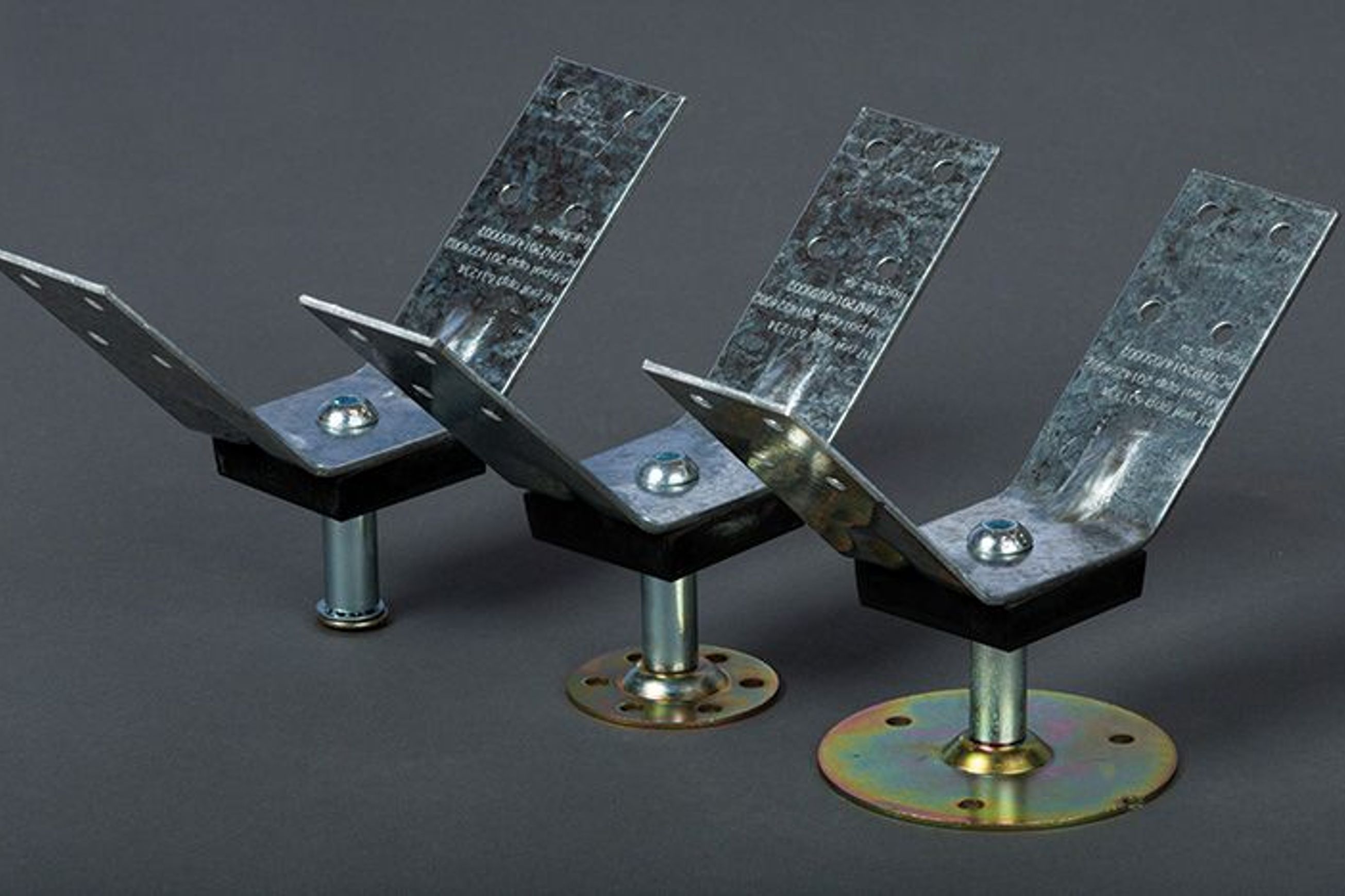 Tracklok Seismic Bracing