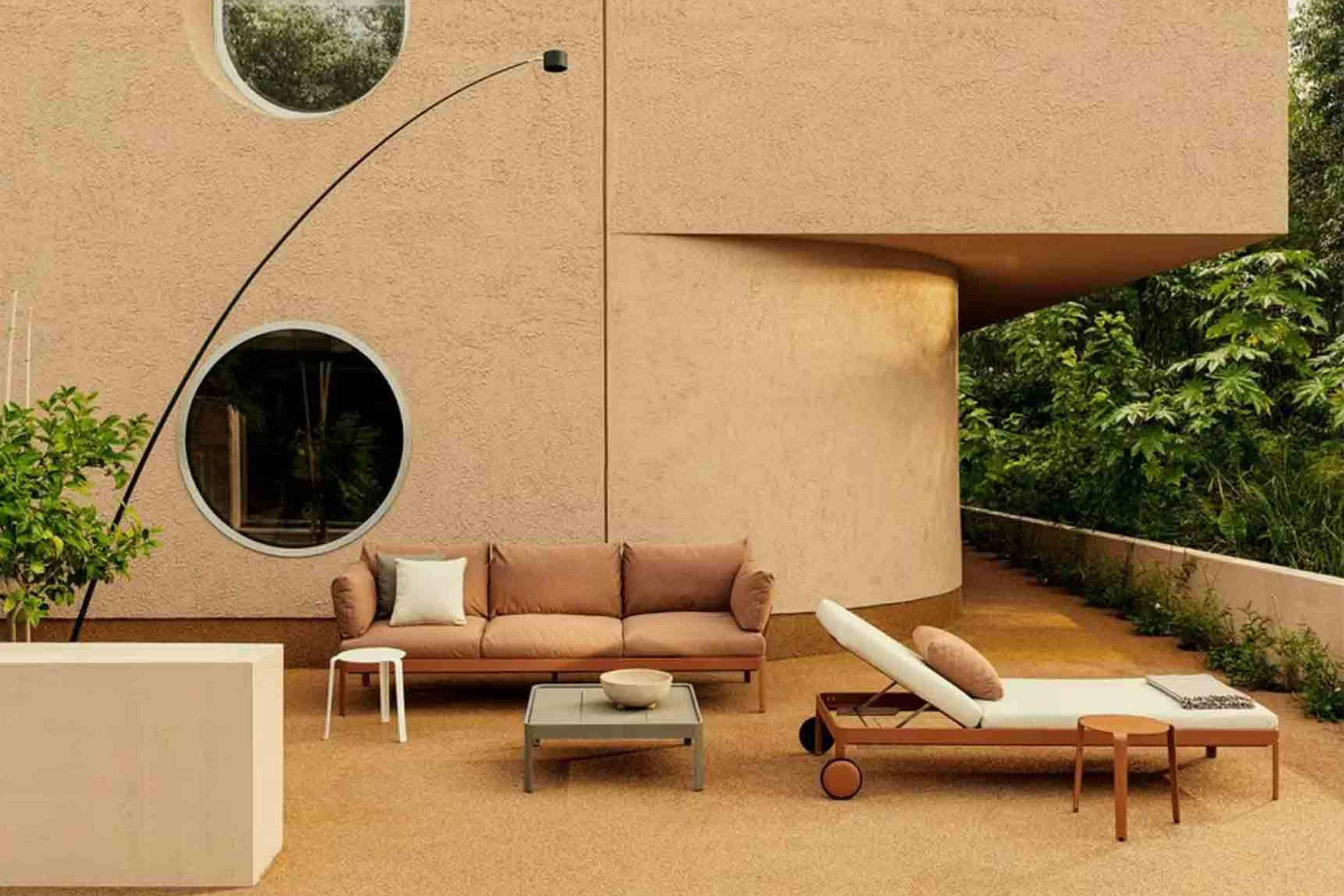 Alualu Outdoor Daybed