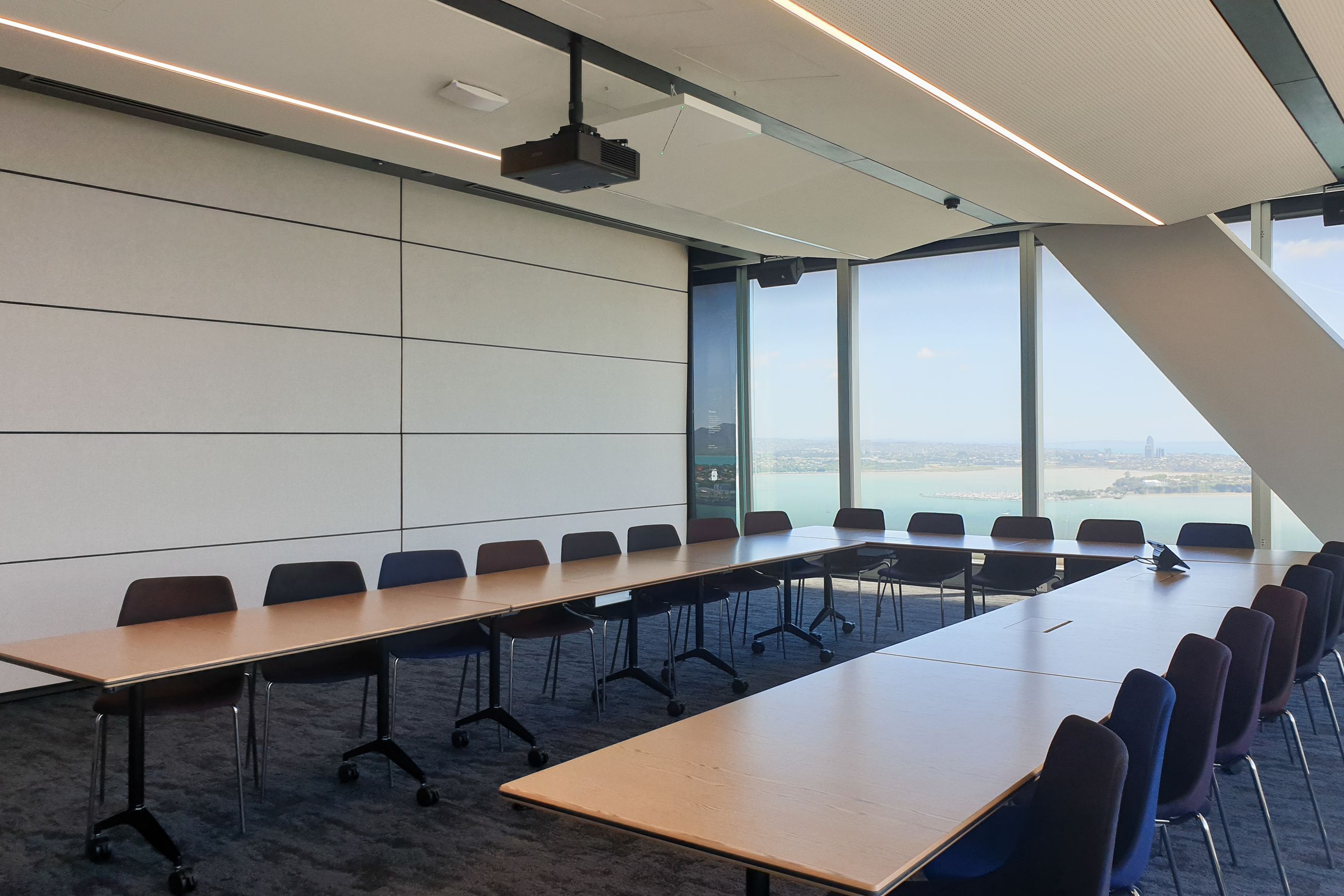 Skyfold Acoustic Vertical Retractable Walls