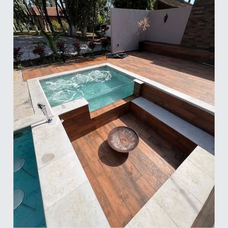 Keramos 2.14m x 2.11m x .86cm plunge swimming pool