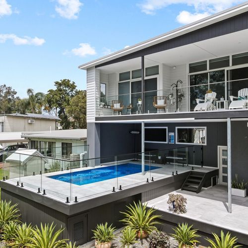 Play | Model 6 Max | The Little Pool Co