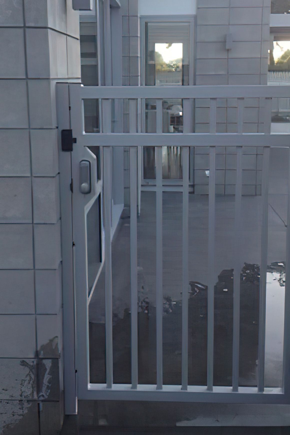 Tubular Pathway Gates