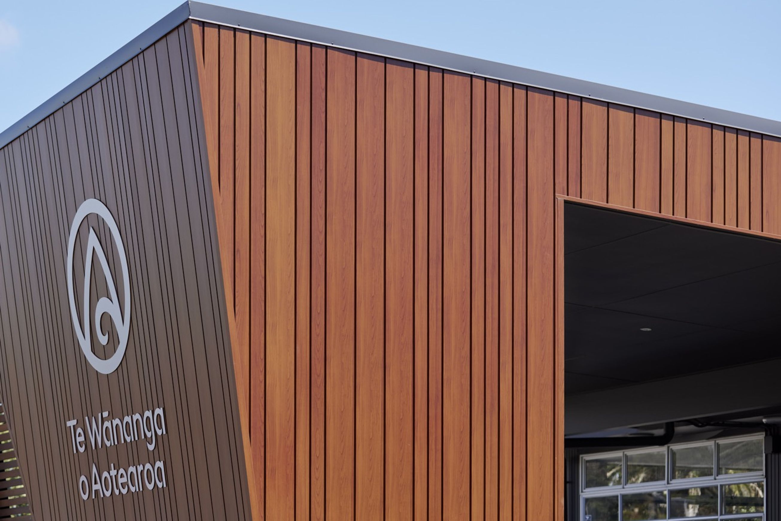 Deep & Darker-Toned Woodgrain Finishes