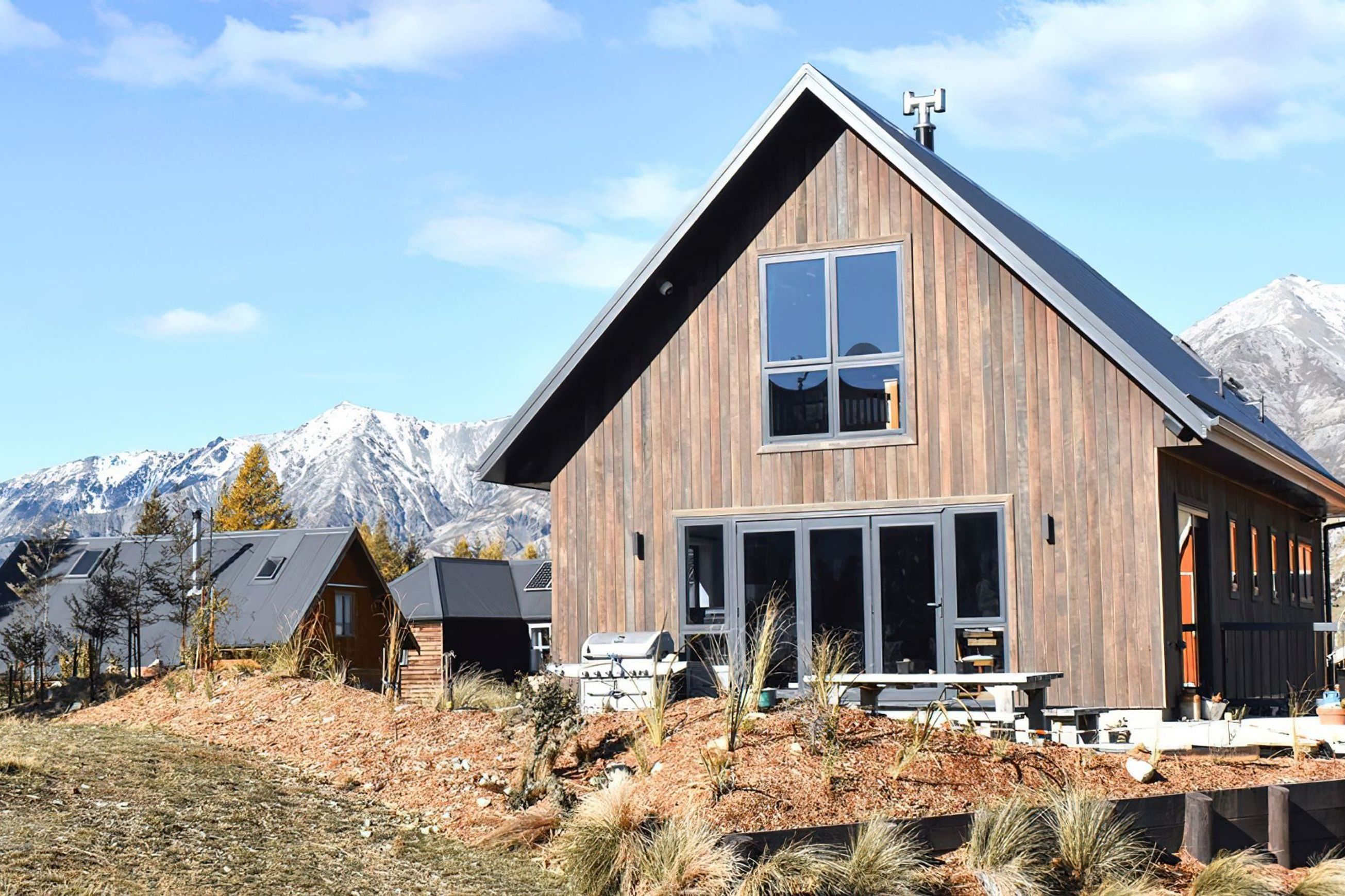 Cladding | Sawn face – smokey grey oil/tint