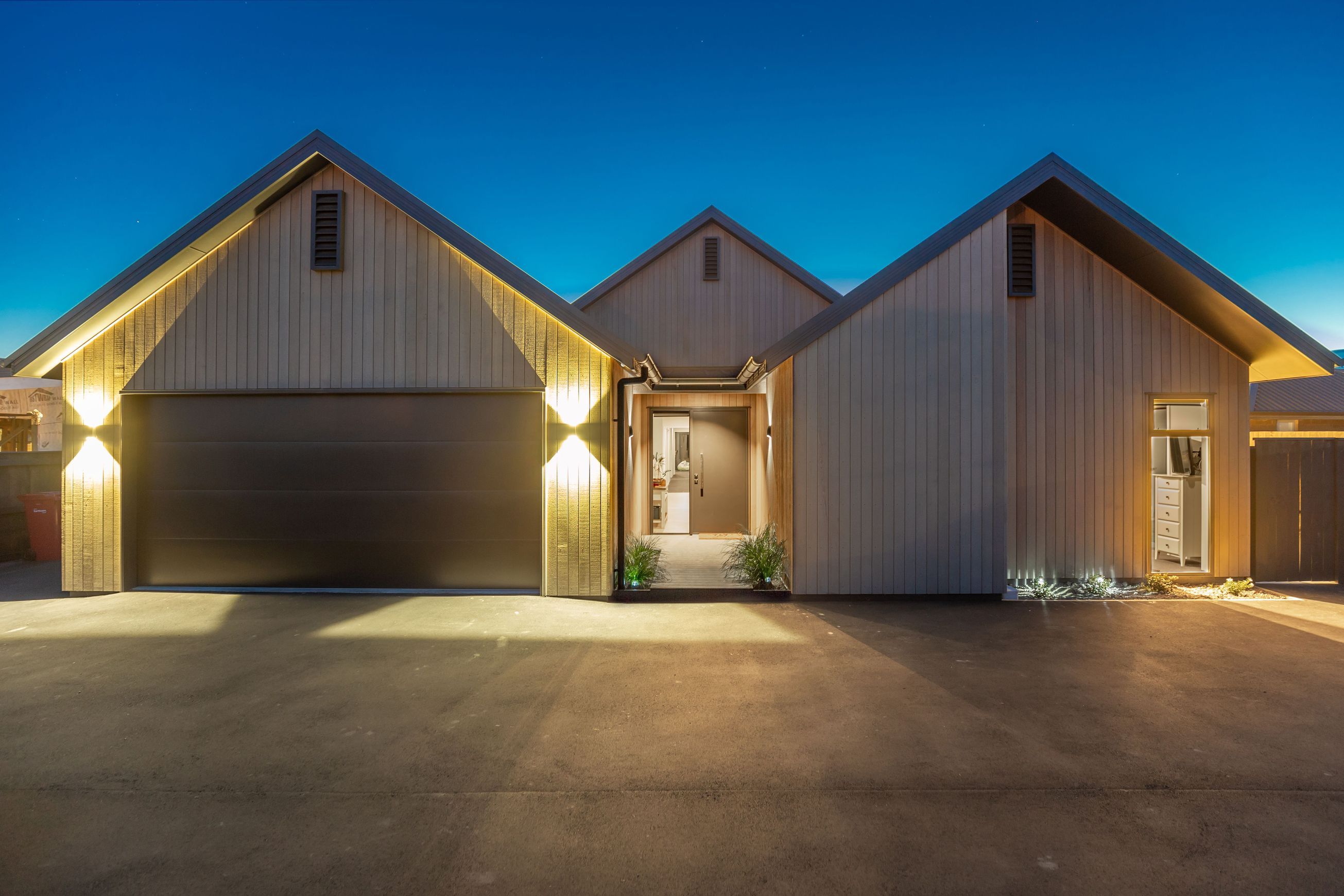 JSC Vertical Shiplap Timber Weatherboards
