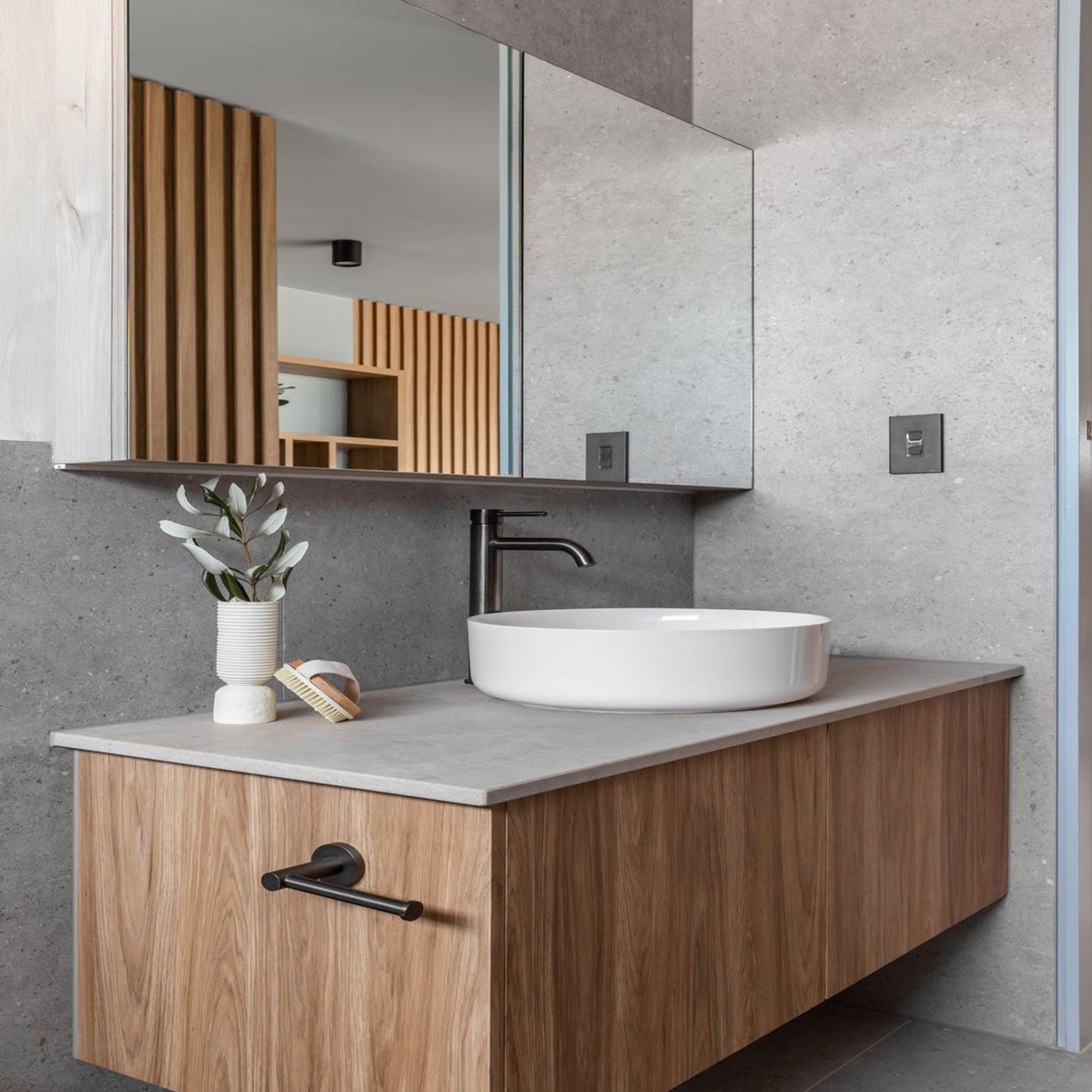 Elysian Toilet Roll Holder - Brushed Gunmetal
