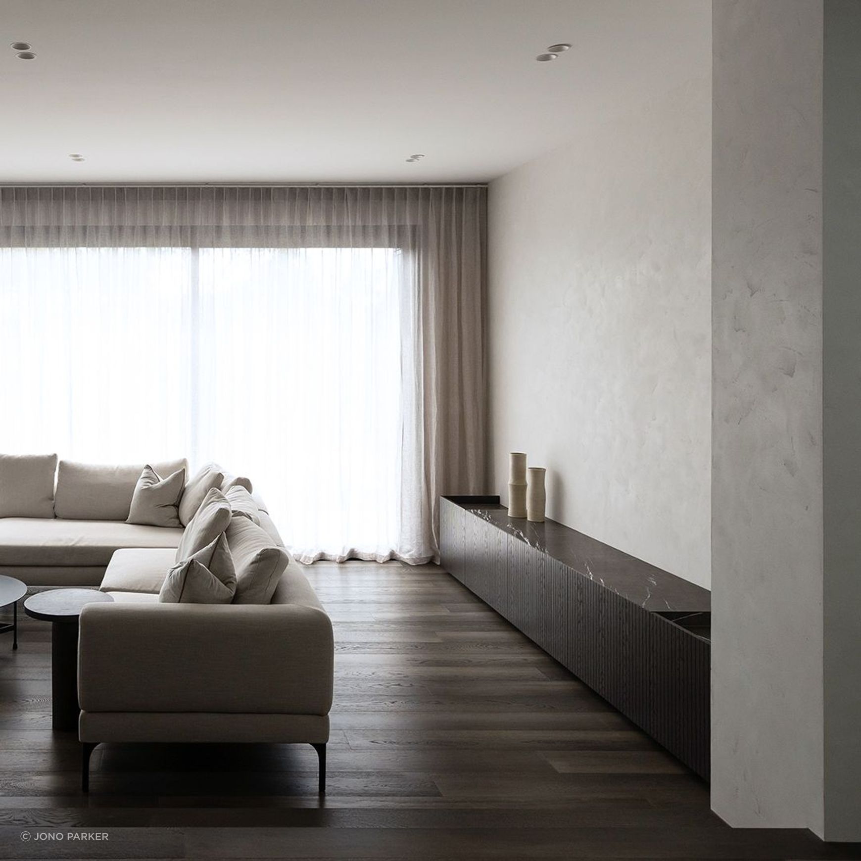 Suave Two-tone Polished Plaster