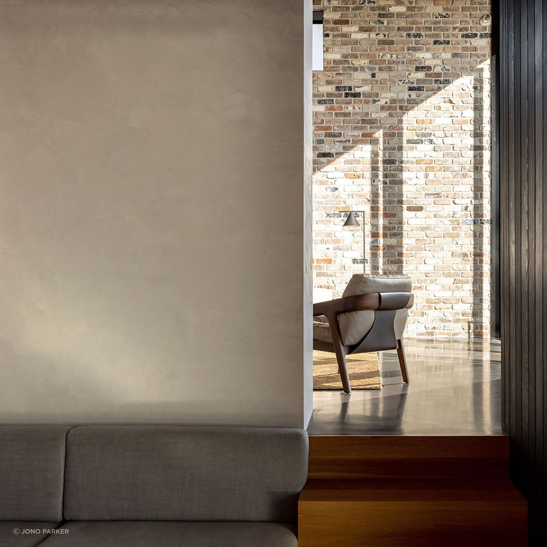 Suave Two-tone Polished Plaster